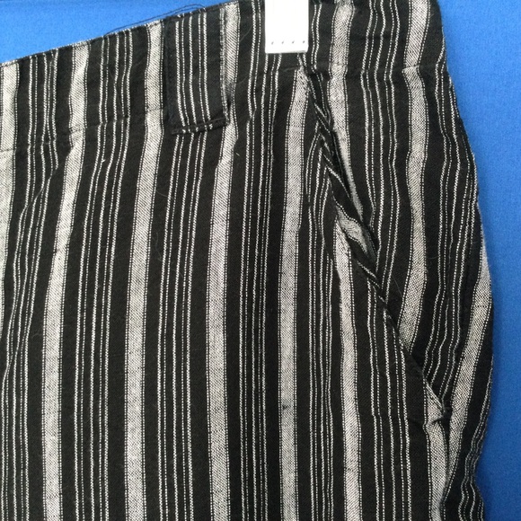 Croft and Barrow Cropped Pants 16 Linen Blend Black Gray Striped - Picture 2 of 12